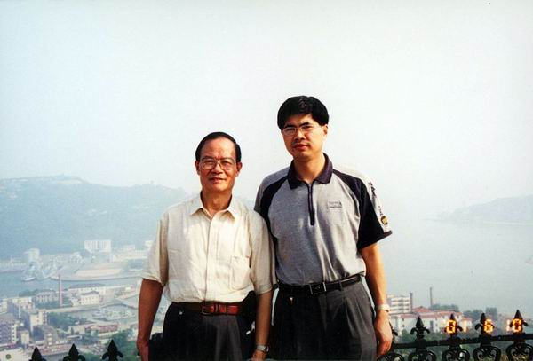 张其亮教授和杜太超主任合影